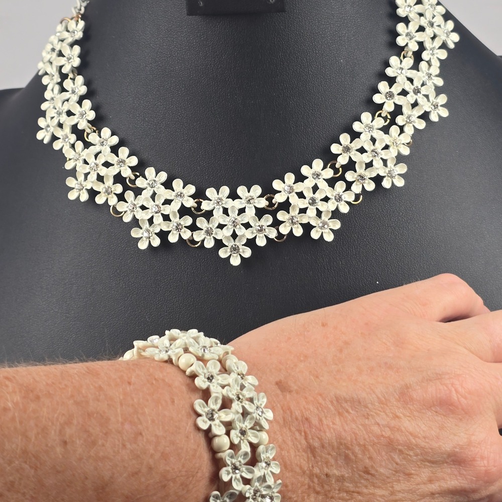 White Enamel Flower Necklace & Stretch Bracelet Floral Rhinestone Crystal Set